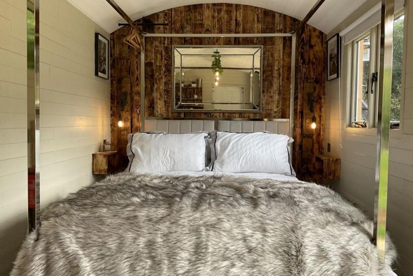 Gillan Creek Retreat Hotell Helston Exteriör bild