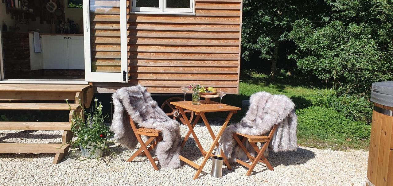 Gillan Creek Retreat Hotell Helston Exteriör bild